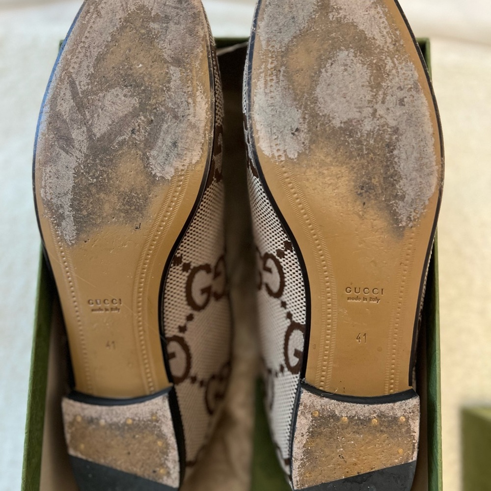 Gucci Beige and Gold Signature Loafers - Picture 5 of 5